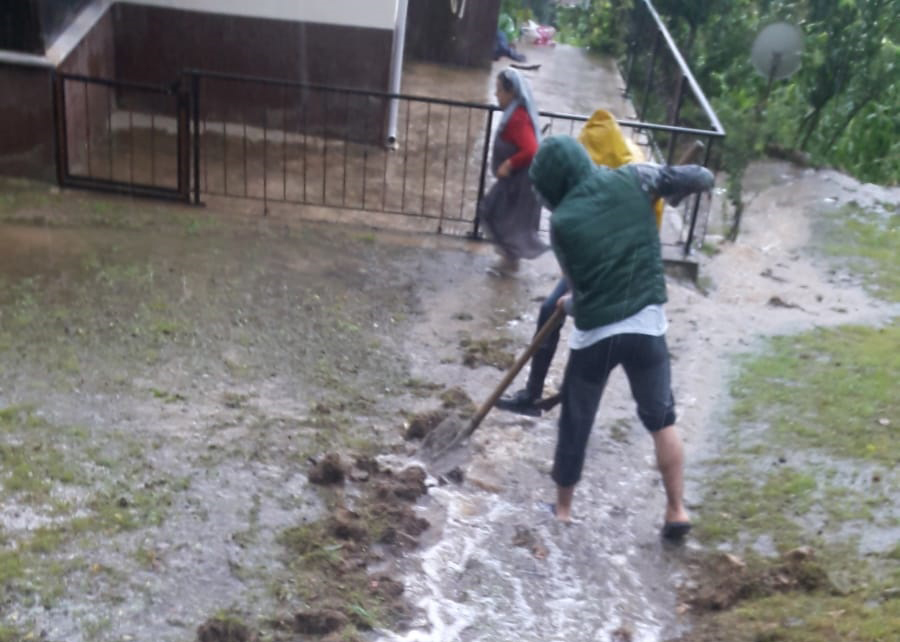 OY İSTERKEN İYİ, YARDIM İSTENİNCE “ELİMDEN GELEN BİR ŞEY YOK!”