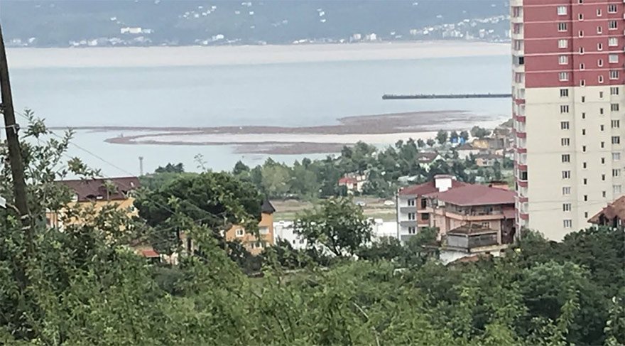 FINDIK ÜRETİCİSİNİ SEL VURDU