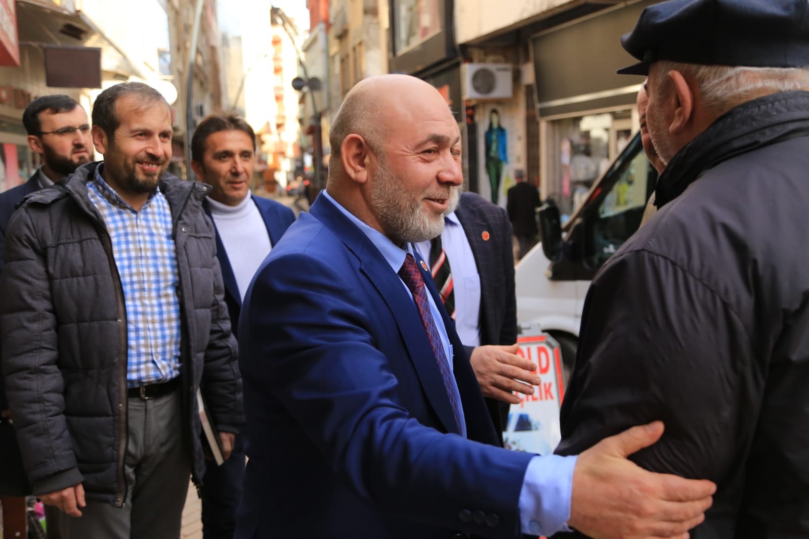HÜSEYİN AKOT; “ÇALMADIK KAPI SIKMADIK EL BIRAKMAYACAĞIZ”