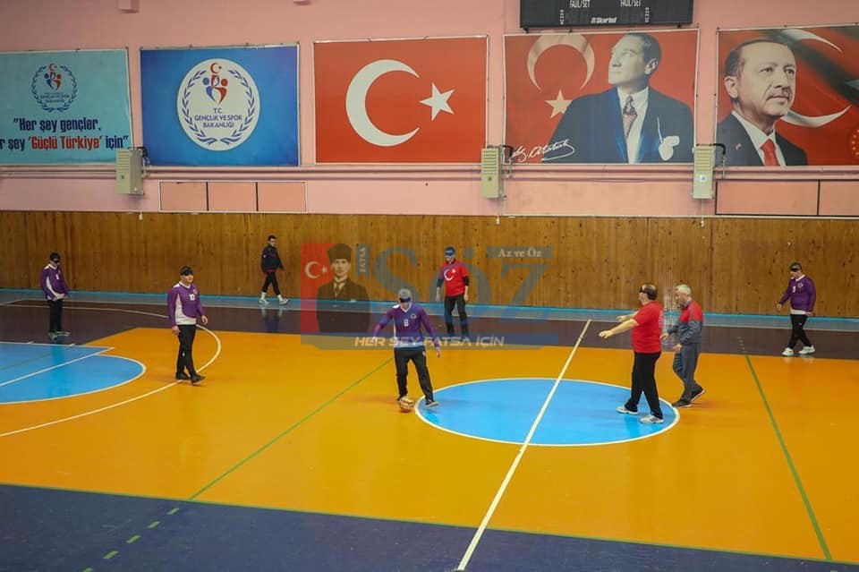 Vali Yavuz, Görme Engellilerle Futbol Oynadı
