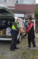 KAPI KAPI GEZEREK YARDIM ELİ UZATILIYOR