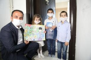 KİBAR BAŞKAN’DAN ÇOCUKLARA JEST