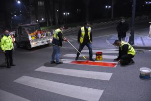 19 İLÇEDE YAYA GEÇİTLERİ KIRMIZI