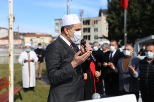 ŞEHİTLER DUALARLA ANILDI