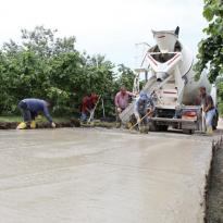 TAYALI MAHALLESİ’DE BETON YOLUNA KAVUŞTU