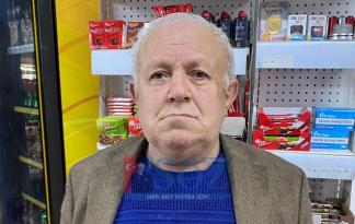 Dilenmiyor, onuruyla çalışıyor…