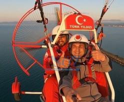 Fatsa Belediye Başkanı İbrahim Etem Kibar, Fatsa OffRoad Başkanı Üzeyir Erdoğan’ın paramotoruyla Fatsa semalarından çekim yaptı…