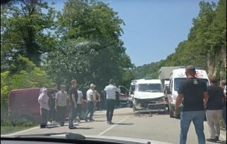 BAYRAM AREFESİNDE TRAFİK KAZALARI PEŞ PEŞE GELİYOR