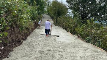 BETON YOL ÇALIŞMALARI KIRSAL MAHALLELERDE DEVAM EDİYOR