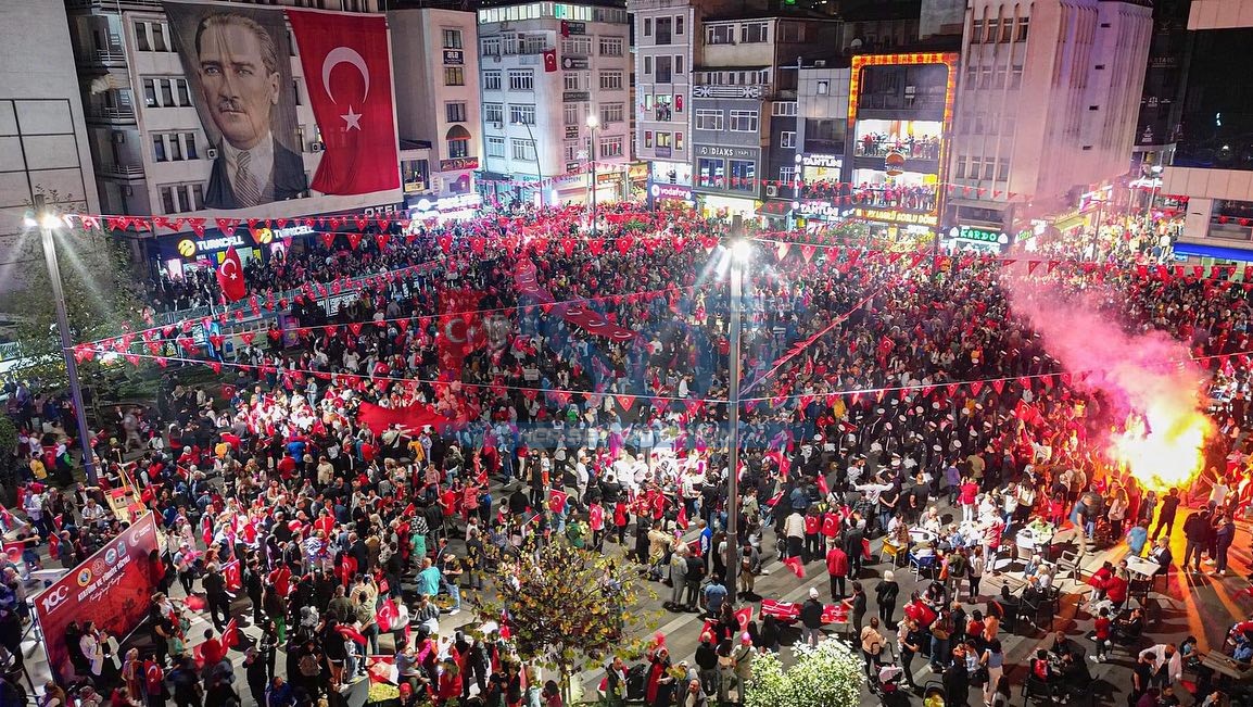 100.YIL COŞKUSU FATSA CADDELERİNE SIĞMADI