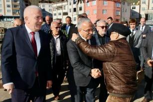 BAŞKAN GÜLER’E İKİZCE’DE SEVGİ SELİ