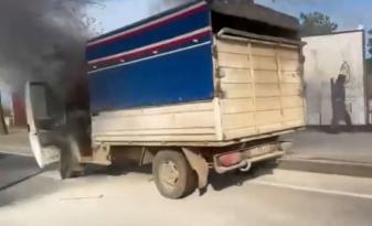 FATSA’DA KAMYONET ALEV ALDI