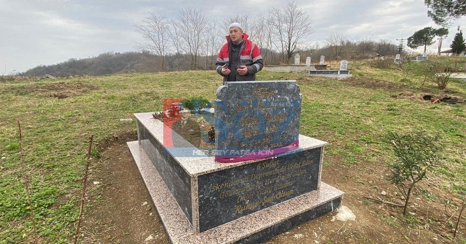 6 ŞUBAT DEPREMİNDE VEFAT EDEN ORDULU VATANDAŞLAR KABİRLERİ BAŞINDA DUALARLA ANILDI