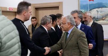 BAŞKAN GÜLER, ŞEHİT AİLELERİ VE GAZİLERLE İFTARDA BULUŞTU