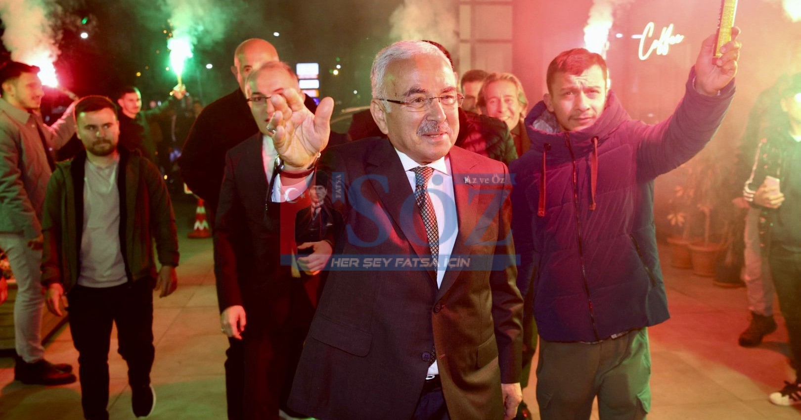 BAŞKAN GÜLER’E GÖLKÖYLÜLERDEN GÜÇLÜ DESTEK “ORDU GELECEĞİNİ ÇALANLARDAN KURTULDU” “BURADA BİR OYUN OYNANIYORDU, BU OYUN BOZULDU” “31 MARTTA SEÇİLİRSEK HİÇBİR ŞEY ESKİSİ GİBİ OLMAYACAK. HİÇBİR OYUN TUTMAYACAK. ARTIK SİSTEM ROTASINI BULDU”