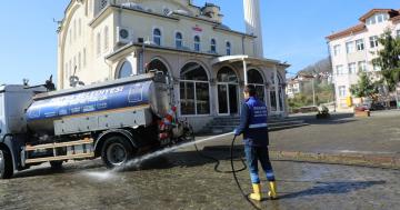 CAMİLERDE BAYRAM TEMİZLİĞİ