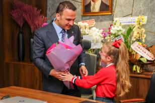 KOLTUĞU DEVRALDI İSTEKLERİNİ SIRALADI