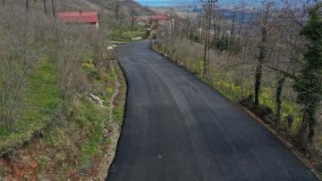 ÇATALPINAR’DA SICAK ASFALT SEVİNCİ 5 KM’LİK GRUP YOLU SICAK ASFALT KONFORUYLA BULUŞUYOR