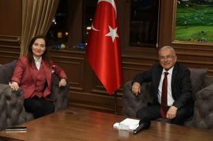 TÜRK ASILLI VİYANA EYALET MİLLETVEKİLİNDEN BAŞKAN GÜLER’E ZİYARET