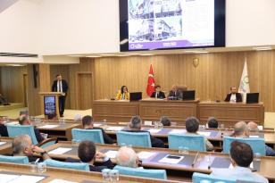 BAŞKAN GÜLER’DEN AÇIKLAMALAR “ORDU’NUN 19 İLÇESİNDE YOĞUN ÇALIŞMA TEMPOMUZ DEVAM EDİYOR” “İMAR’DA YENİ BİR EKİP KURUYORUZ. KURACAĞIMIZ BU EKİP HERKESİN MALINA, MÜLKÜNE, ÇEVREYE, AHLAKA VE ETİĞE UYGUN DAVRANACAK” “GEÇMİŞ DÖNEM SEL, DEPREM, PANDEMİ VE KOMŞU ÜLKELERDE MEYDANA GELEN SAVAŞLAR NEDENİYLE SEKTEYE UĞRAYAN HİZMETLER BU DÖNEM TELAFİ EDEREK HALKIMIZ İLE BULUŞTURACAĞIZ” “6001 METREKARELİK ŞEHRİMİZDEKİ HER BİREY BİZİM İÇİN ÖNEMLİ VE DEĞERLİDİR”