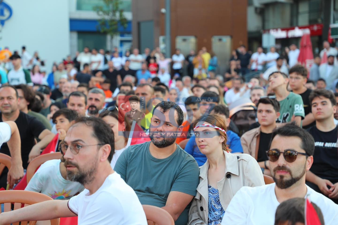FUTBOL SEVERLERDEN FATSA BELEDİYESİ’NE TEŞEKKÜR MİLLİ MAÇ İÇİN DEV EKRAN KURULDU