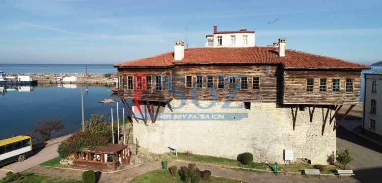 BÜYÜKŞEHİRDEN KENT TARİHİNE ÖNEMLİ DOKUNUŞ HAZNEDAROĞLU KONAĞI RESTORE EDİLECEK 18. YÜZYILDA KALE KALINTISI ÜZERİNE İNŞA EDİLEN KONAK, KENT MÜZESİNE DÖNÜŞTÜRECEK