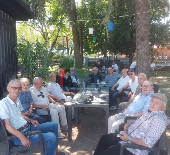 FATSA LİSESİ’NİN İLK MEZUNLARI YILLAR SONRA AYNI KAREDE BULUŞTU