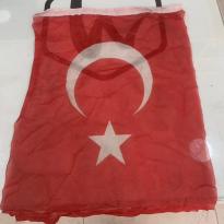 Çöpte Bulunan TÜRK Bayrağı Dikkat Çekti!