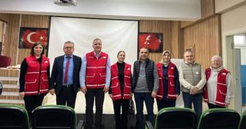 KIZILAY`DAN FATSA ANADOLU LİSESİ`NDE GÖNÜLLÜLÜK VE İNSANİ YARDIM SUNUMU