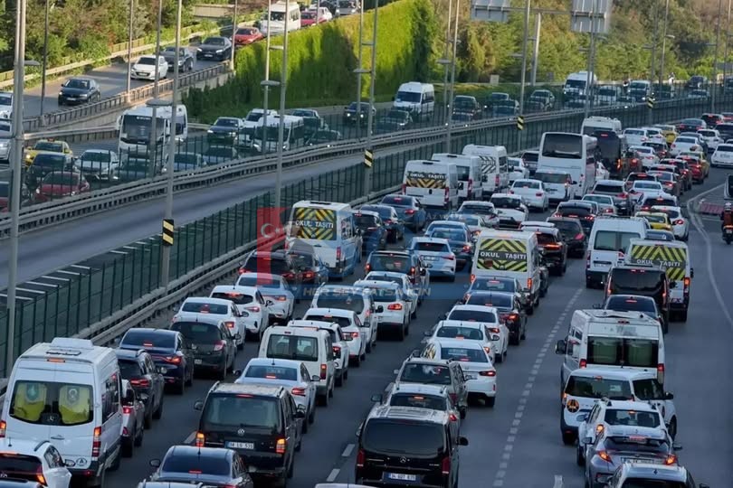 ARAÇ SAHİPLERİNE GÜZEL HABER ! AKARYAKITA ÇİFTE İNDİRİM GELEBİLİR