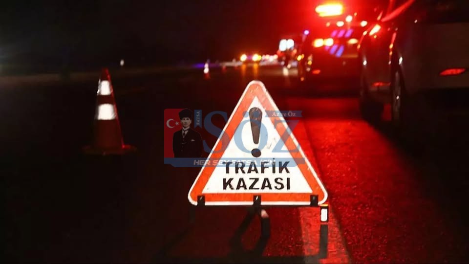 ÜNYE`DE OTOMOBİL DİREĞE ÇARPTI: 2 GENÇ YARALANDI