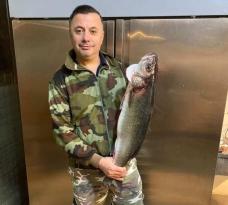 ORDU SAHİLİNDE DEV LEVREK SÜPRİZİ : 5 KİLOLUK BALIK YAKALANDI