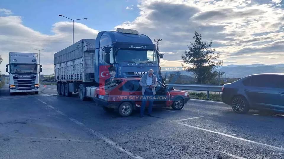 TIR,ÇARPTIĞI OTOMOBİLİ 20 METRE SÜRÜKLEDİ