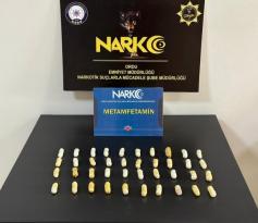 ORDU’DA MİDESİNE SAKLADIĞI UYUŞTURUCU İLE YAKALANDI :407 GRAM METAMFETAMİN ELE GEÇİRİLDİ