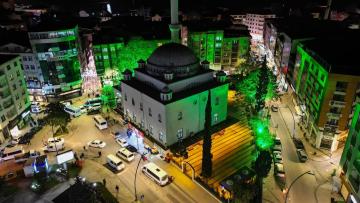 FATSA BELEDİYESİ’NDEN ŞEHRİN DÖRT BİR YANINA AYDINLATMA HAMLESİ