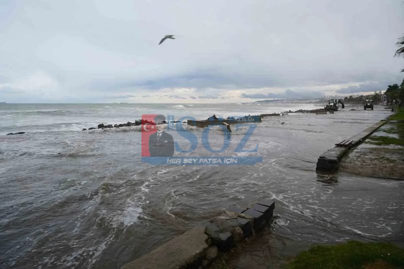SAMSUN SAHİLİNDE FIRTINA ETKİSİ