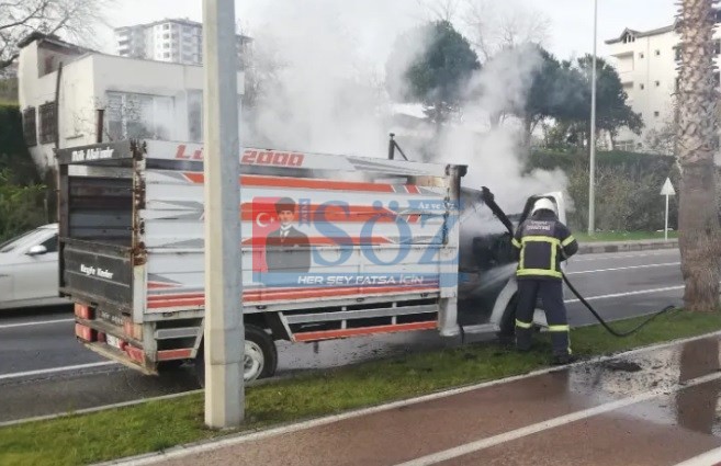 SEYİR HALİNDEKİ KAMYONET ALEV ALDI