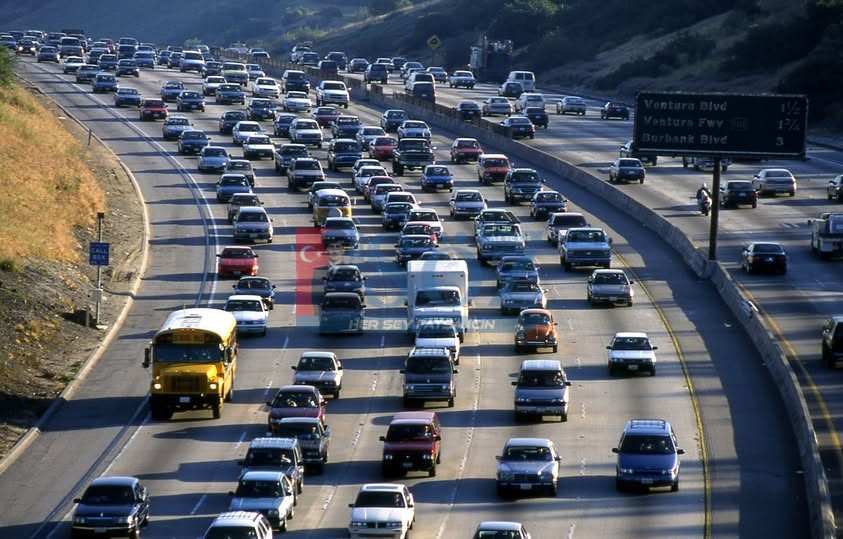 TÜRKİYE’DE TAŞITLAR 5 YILDA YAKLAŞIK 1,7 TRİLYON KİLOMETRE YOL YAPTI