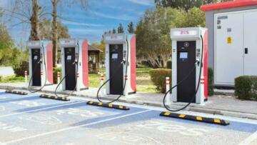 TÜRKİYE GENELİNDE ELEKTRİKLİ ARAÇ ŞARJ SOKET SAYISI ARTTI