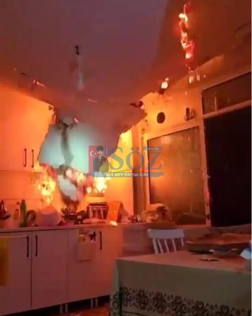 YANGINDAN TAVAN ÇÖKTÜ, İTFAİYE EKİPLERİ ÖLÜMDEN DÖNDÜ… O ANLAR KAMERAYA YANSIDI