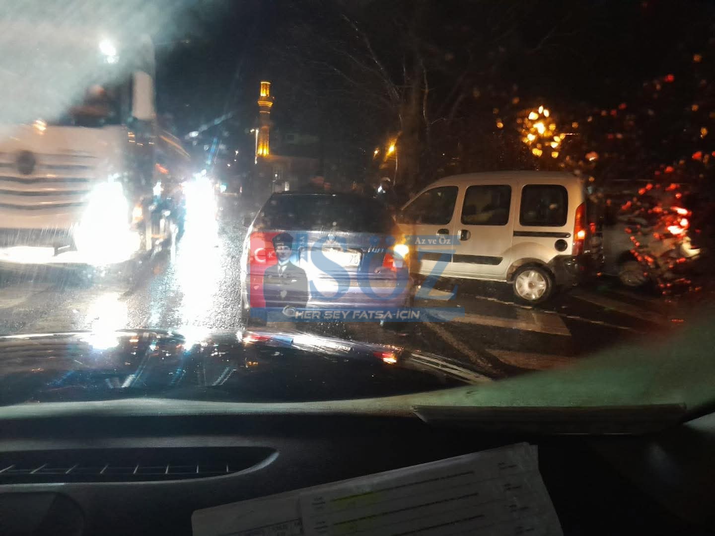 YENİPAZAR MAHALLESİ’NDE MADDİ HASARLI KAZA