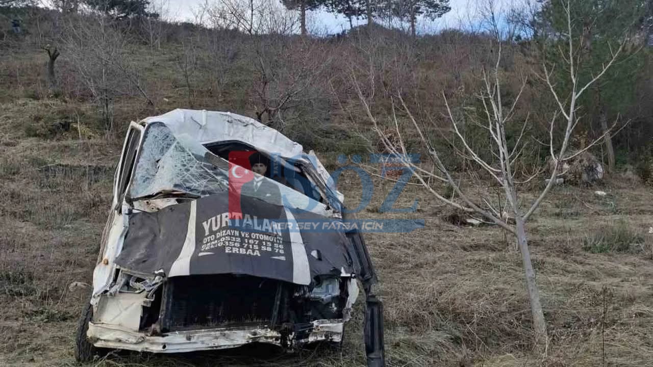 ORDU YOLUNDA KAZA:MİNİBÜS ŞARAMPOLE YUVARLANDI