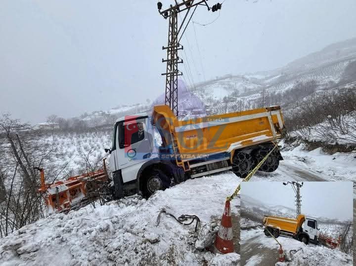 KABATAŞ’TA KAR KÜREME ARACI FACİANIN EŞİĞİNDEN DÖNDÜ
