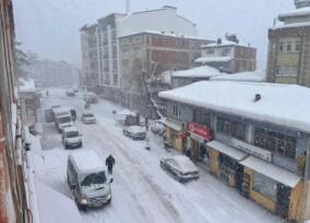 KAR KALINLIĞI 1 METREYE DAYANDI