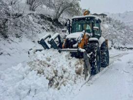 FATSA BELEDİYESİ’DE KAR NÖBETİ DEVAM EDİYOR