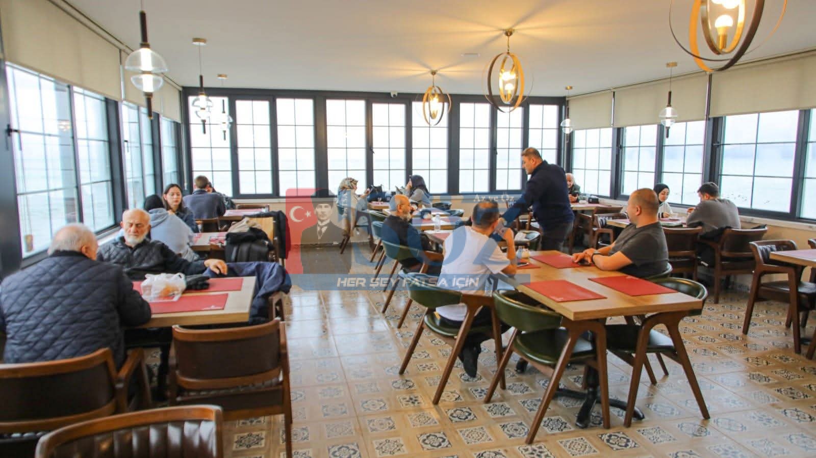 İSKELE KAFE DÖRT MEVSİM MİSAFİRLERİNİ AĞIRLIYOR