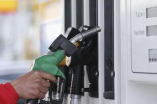 BENZİNE YENİ ZAM! PSİKOLOJİK SINIR AŞILDI