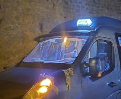 DOLMUŞLARA TAŞLI SALDIRI PANİĞİ