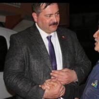 AHMET KARAOĞLANOĞLU’NDAN SERT ÇIKIŞ:”SOSYAL MEDYA DEĞİL ,HİZMET GEREK”