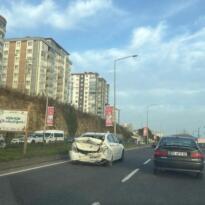 ÜNİVERSİTE YOLUNDA TRAFİK KAZASI